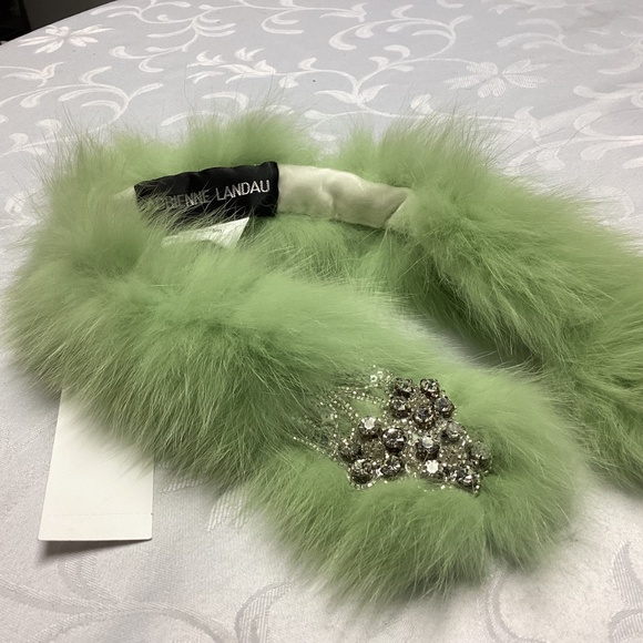 Adrienne Landau Fur Collar Wrap GREEN WITH RHINESTONES a WOW💚💚💚💚💚💚 - Picture 9 of 14